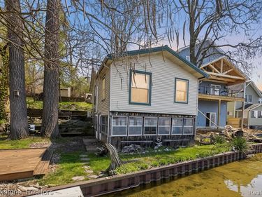 6571 Sherman Drive, Otter Lake Vlg, MI 48464