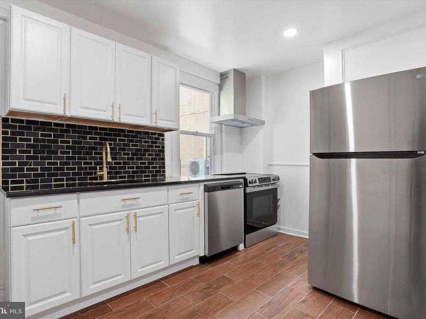 252 E Girard Avenue, Philadelphia, PA 19125 Main Photo