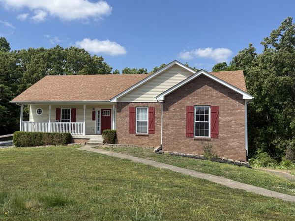 3364 N Henderson Way, Clarksville, TN 37042