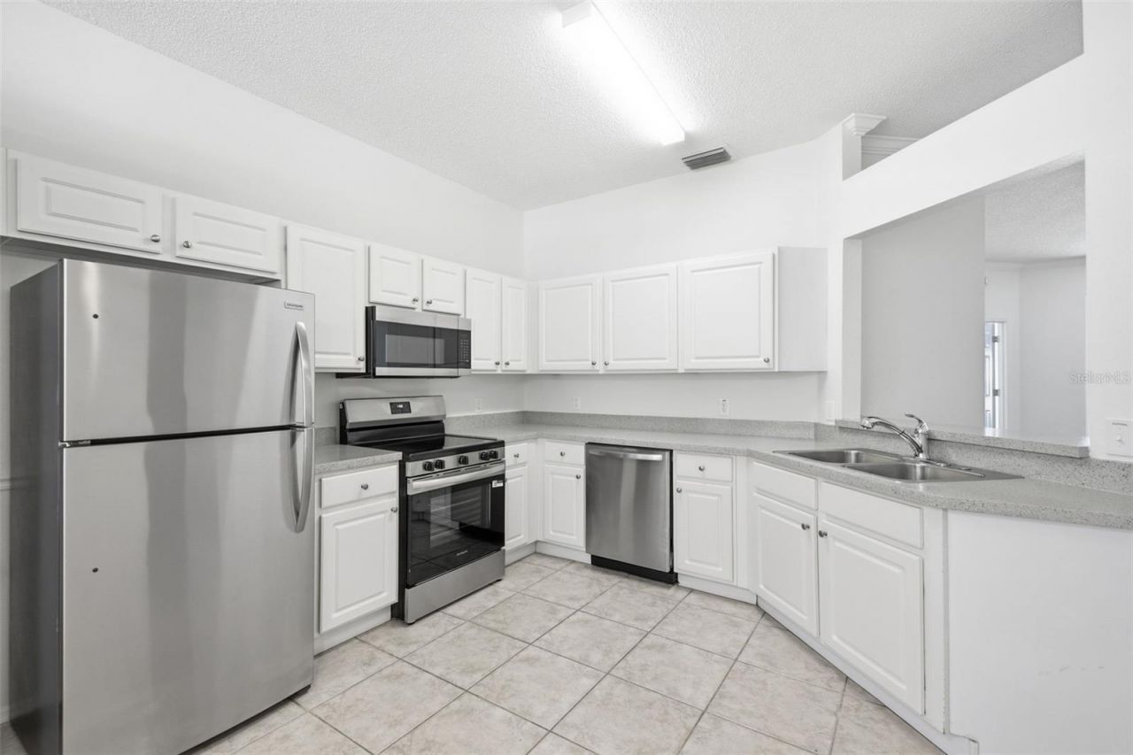 823 Springwood Circle, Bradenton, FL 34212 Photo