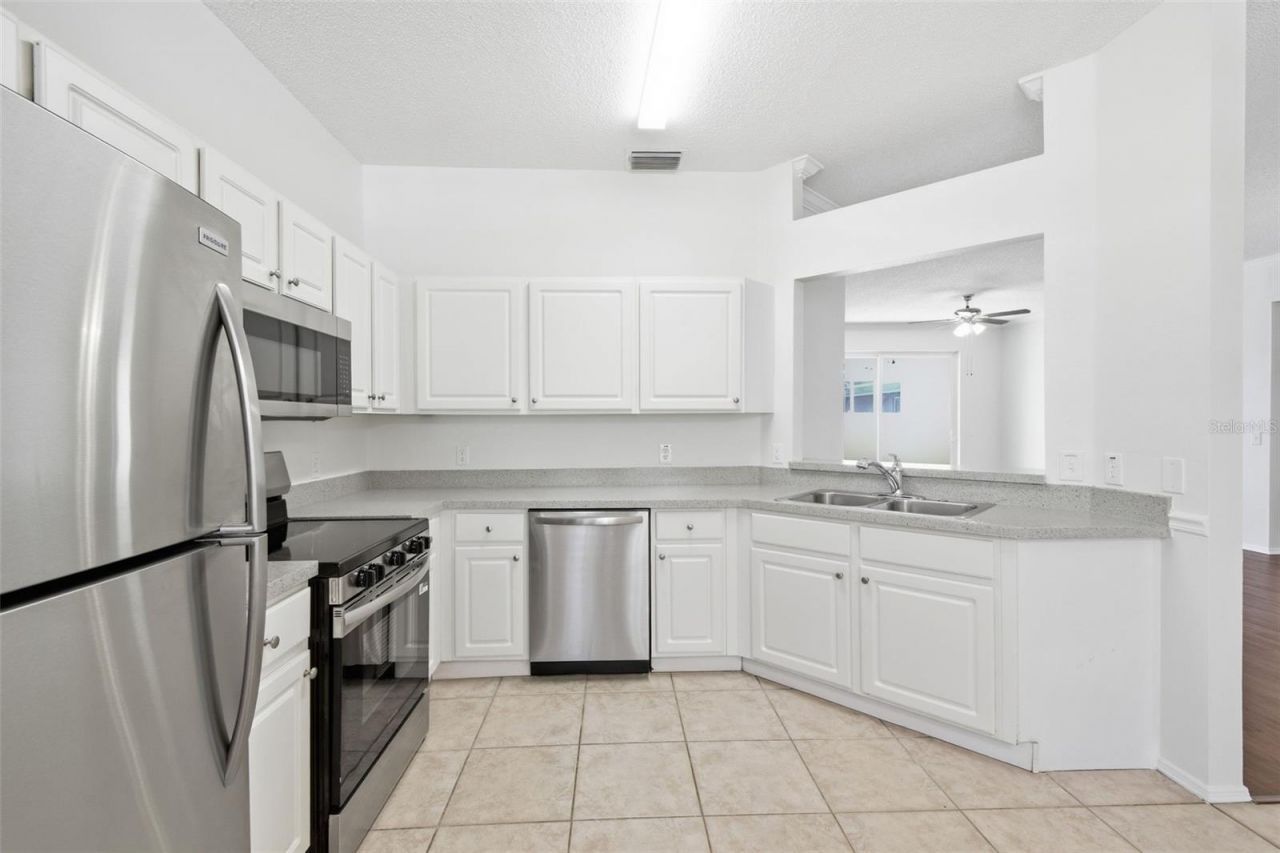 823 Springwood Circle, Bradenton, FL 34212 Photo