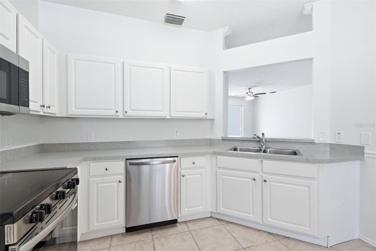 823 Springwood Circle, Bradenton, FL 34212 Photo