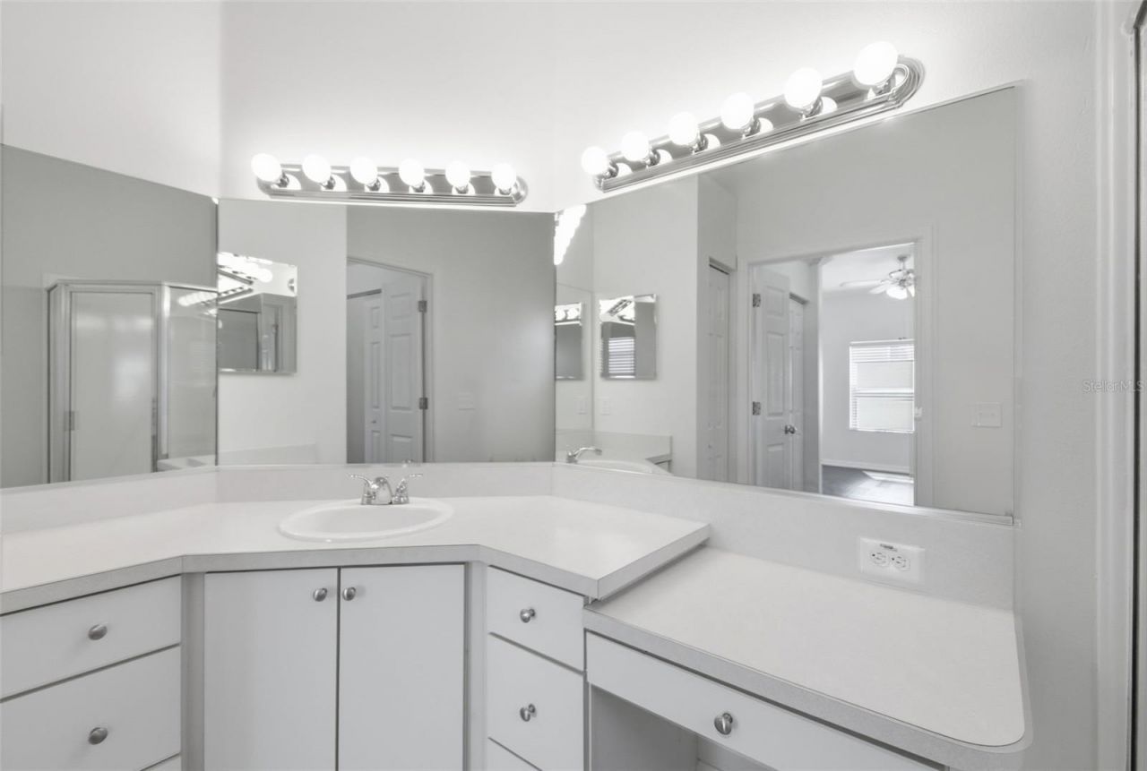 823 Springwood Circle, Bradenton, FL 34212 Photo