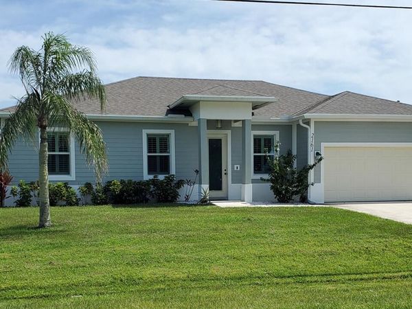 2161 SE Sunflower Street, Port St. Lucie, FL 34952