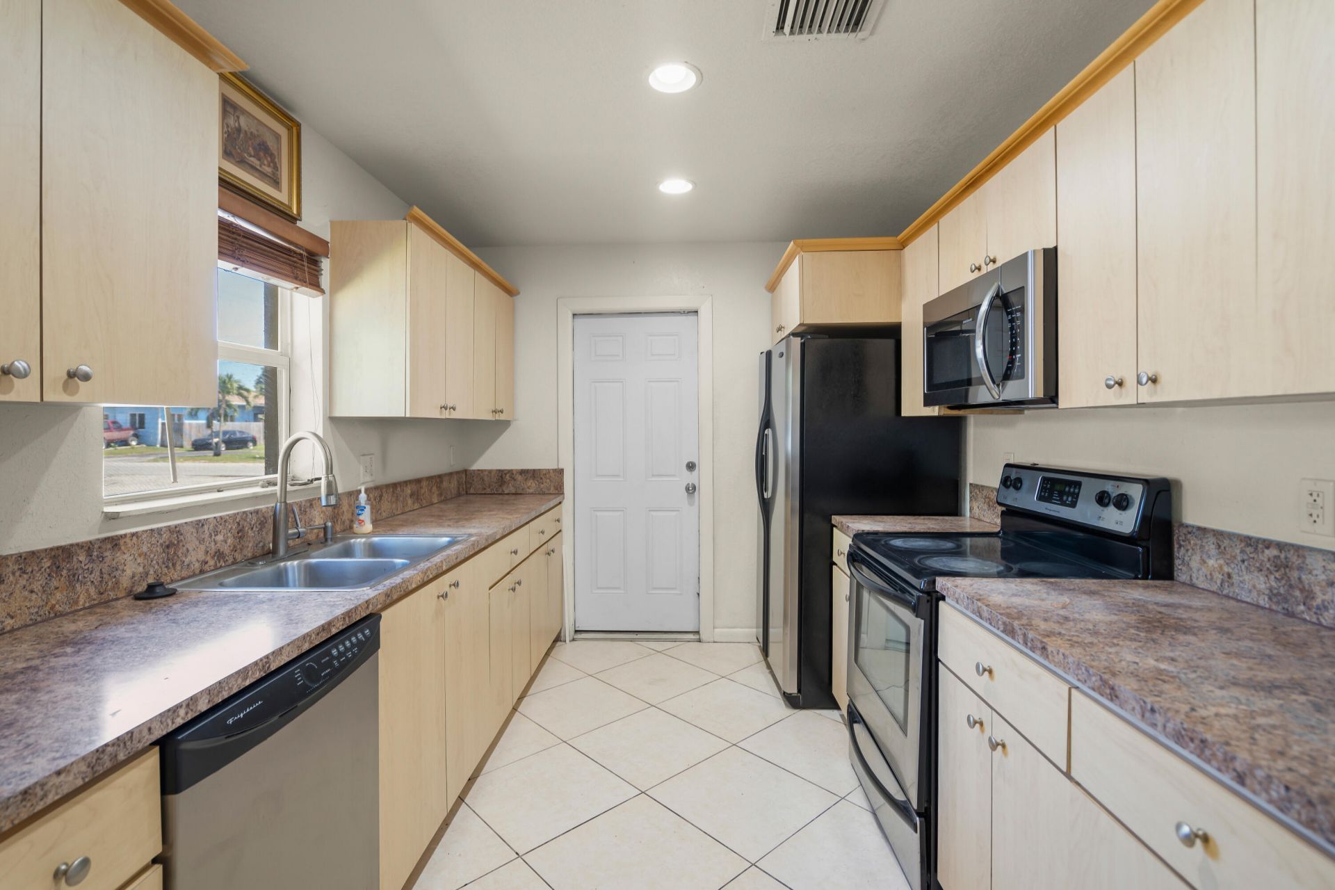 2241 NW 3rd Street, Pompano Beach, FL 33069 Photo