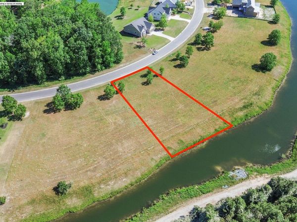 124 Sycamore Lakes Drive , Wallace, NC 28466