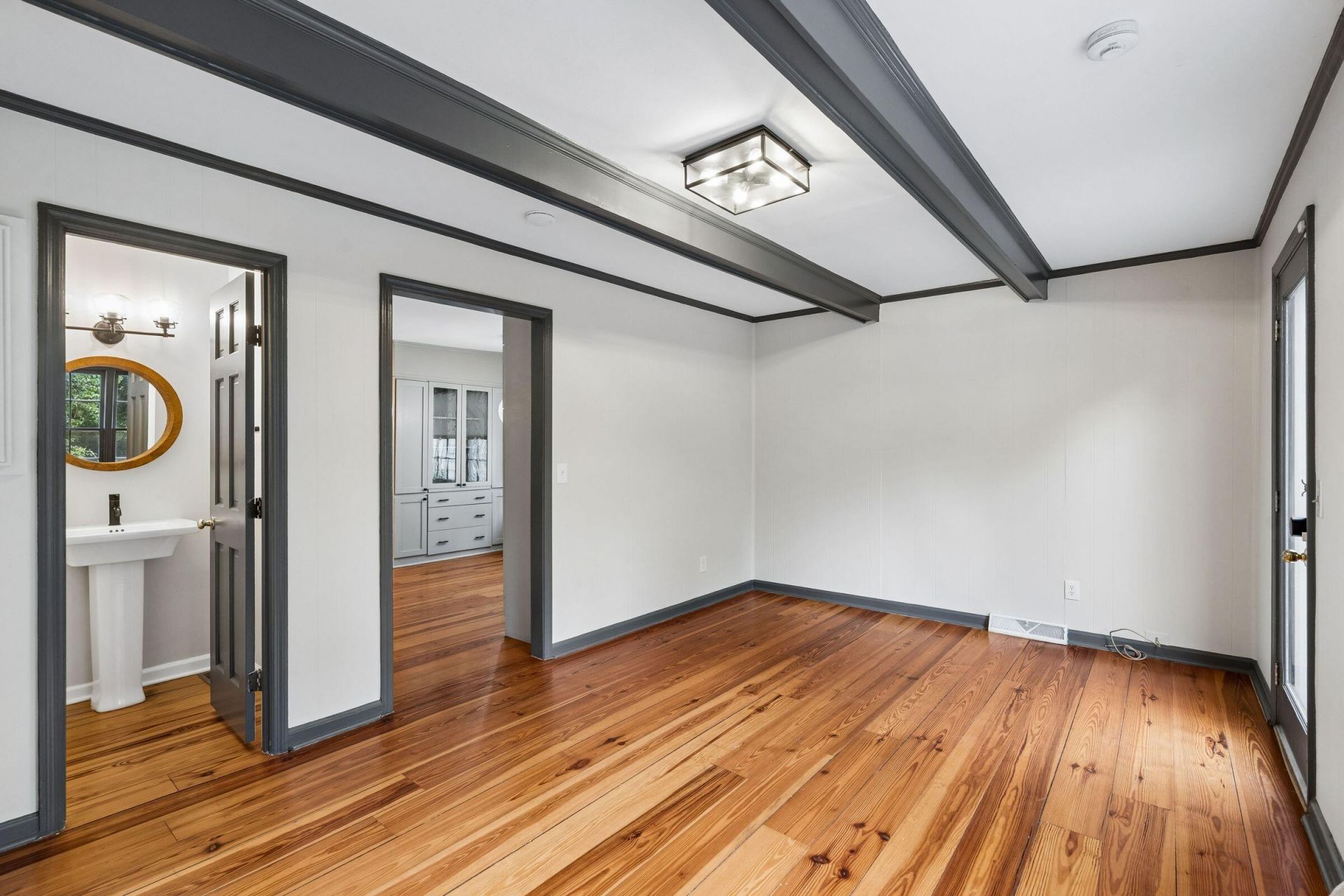102 Beaufain Street Photo 14