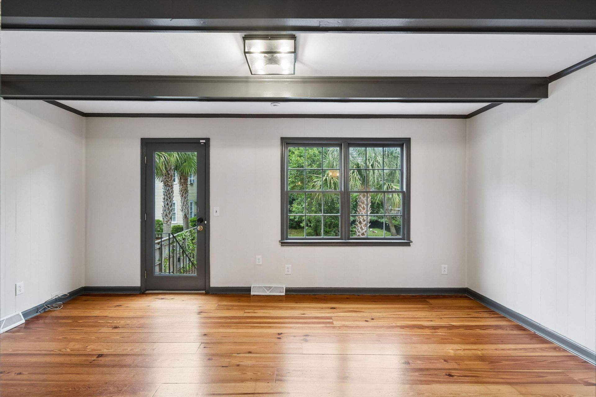 102 Beaufain Street Photo 18