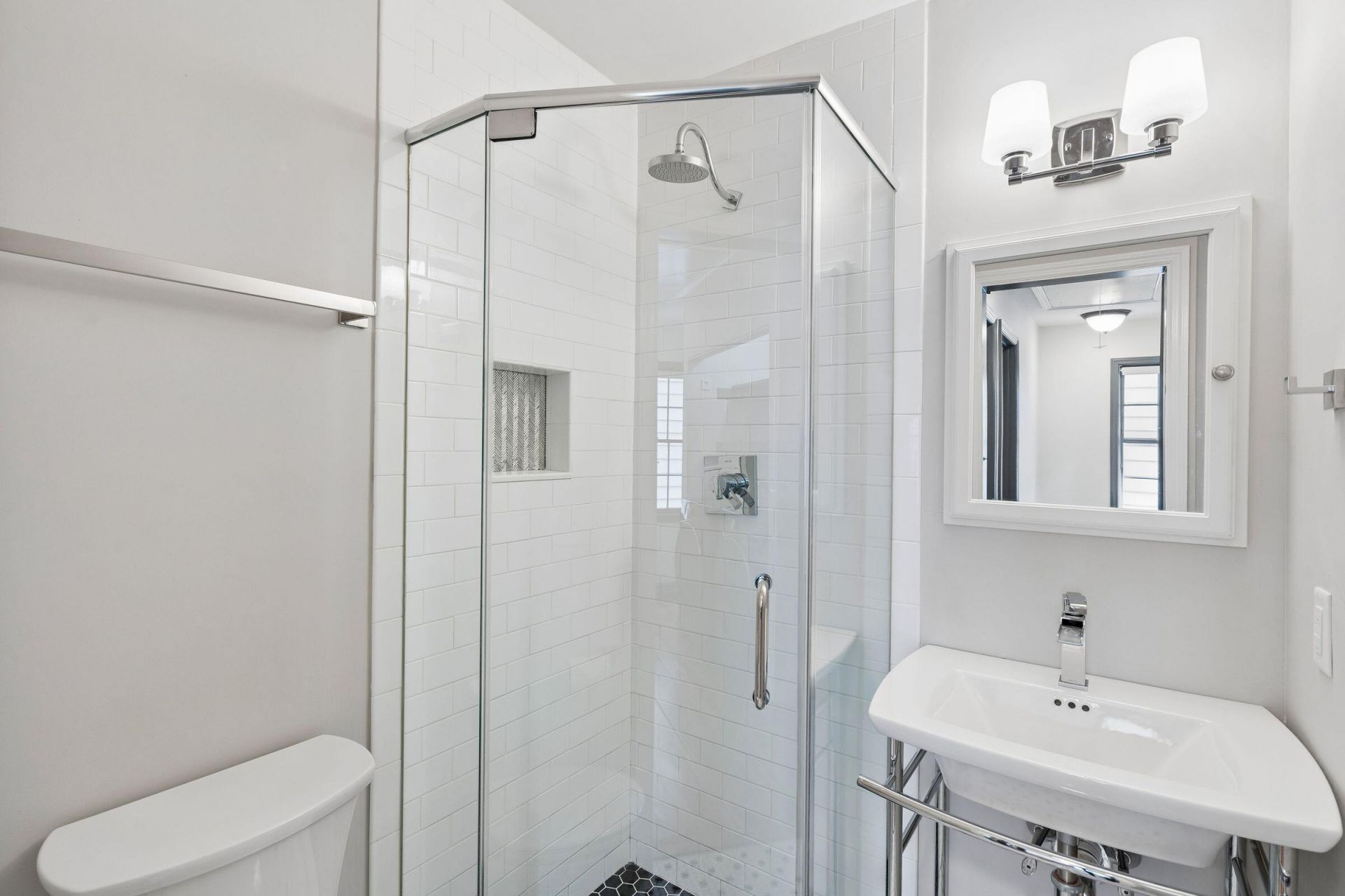 102 Beaufain Street Photo 29