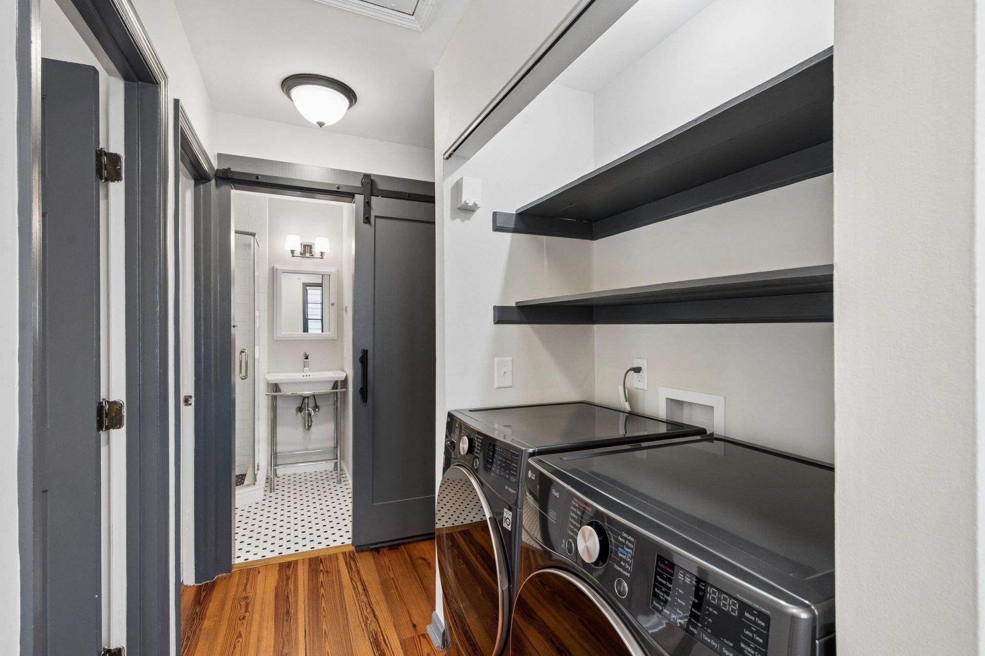 102 Beaufain Street Photo 32