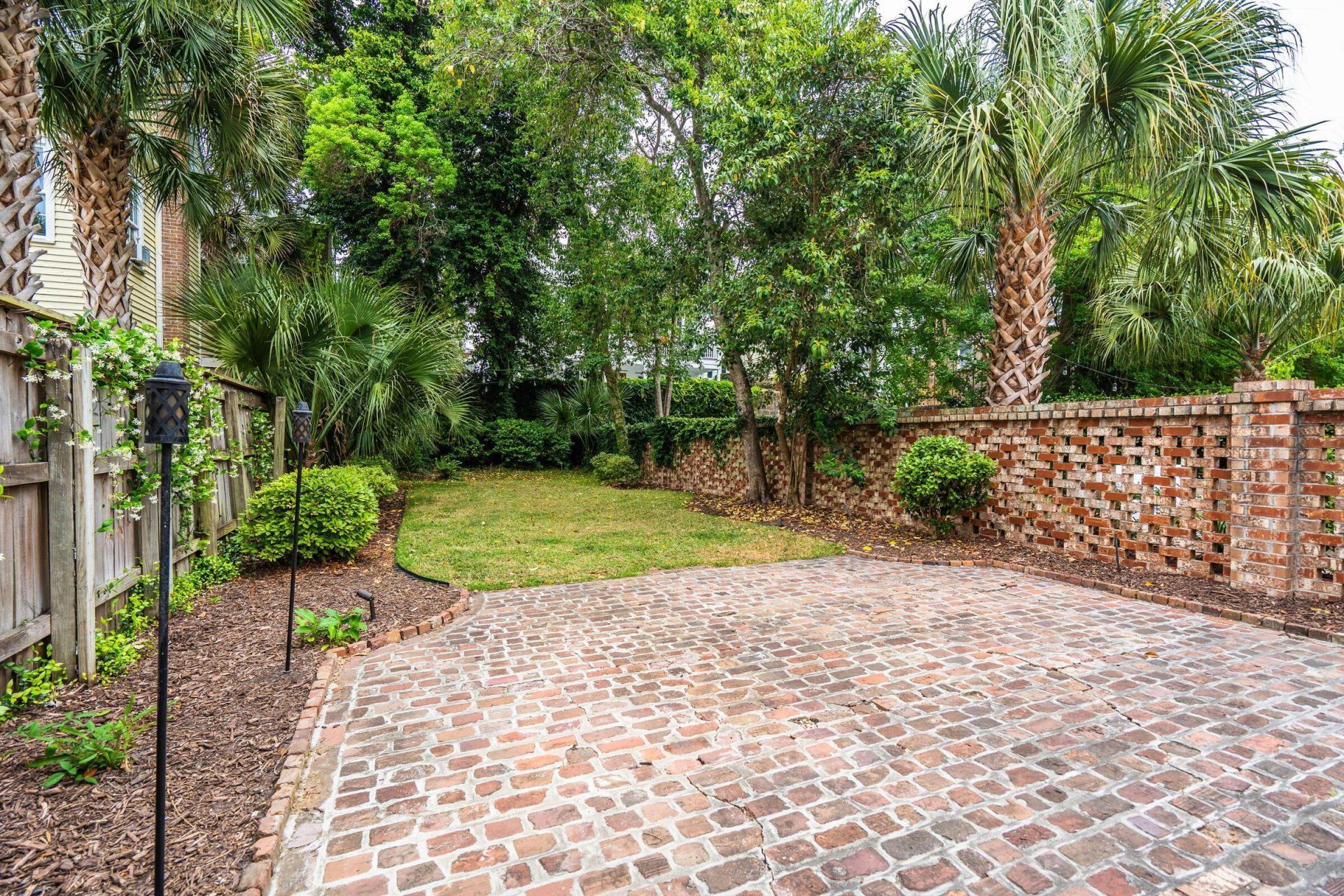 102 Beaufain Street Photo 35