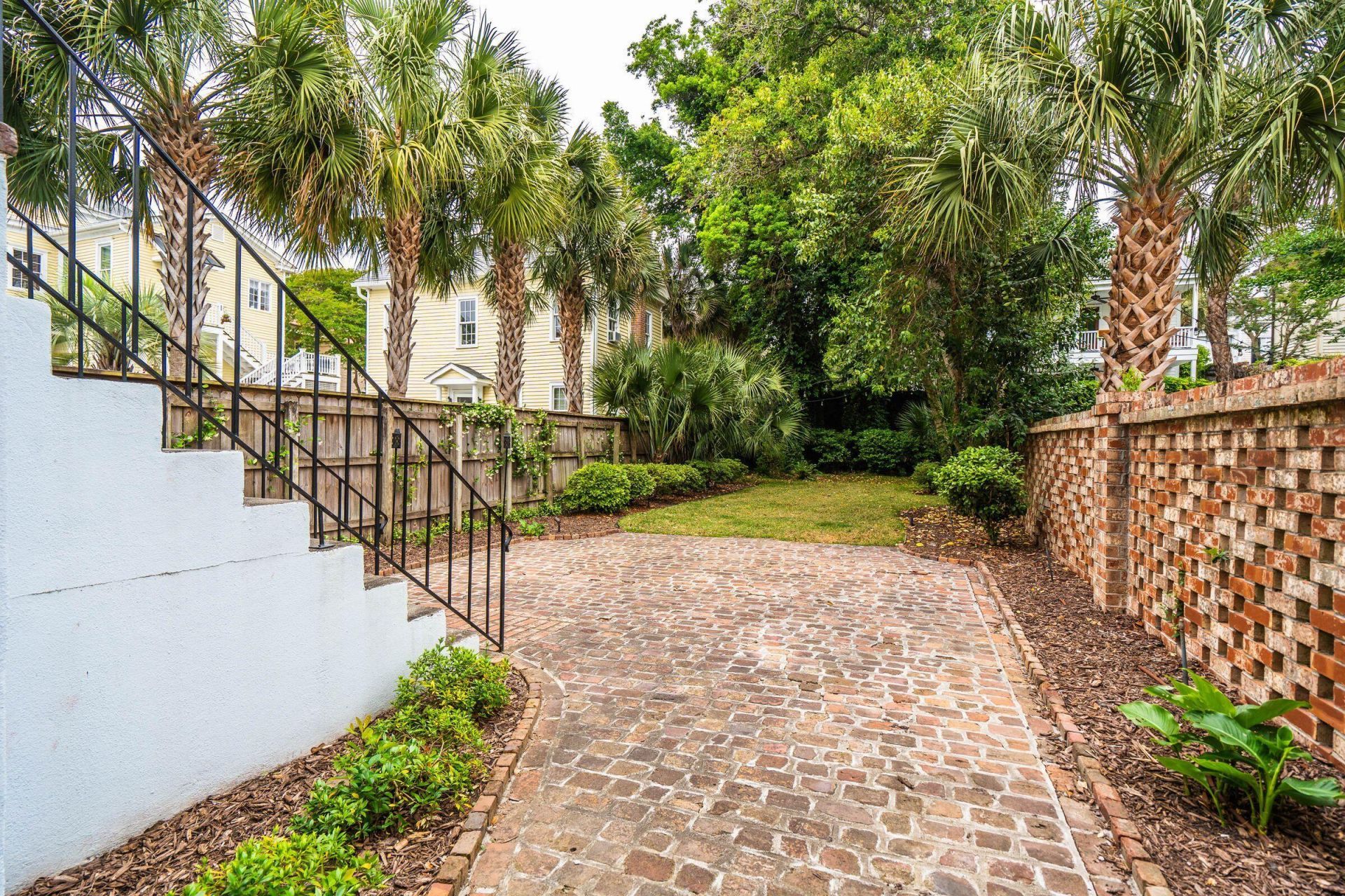 102 Beaufain Street Photo 36
