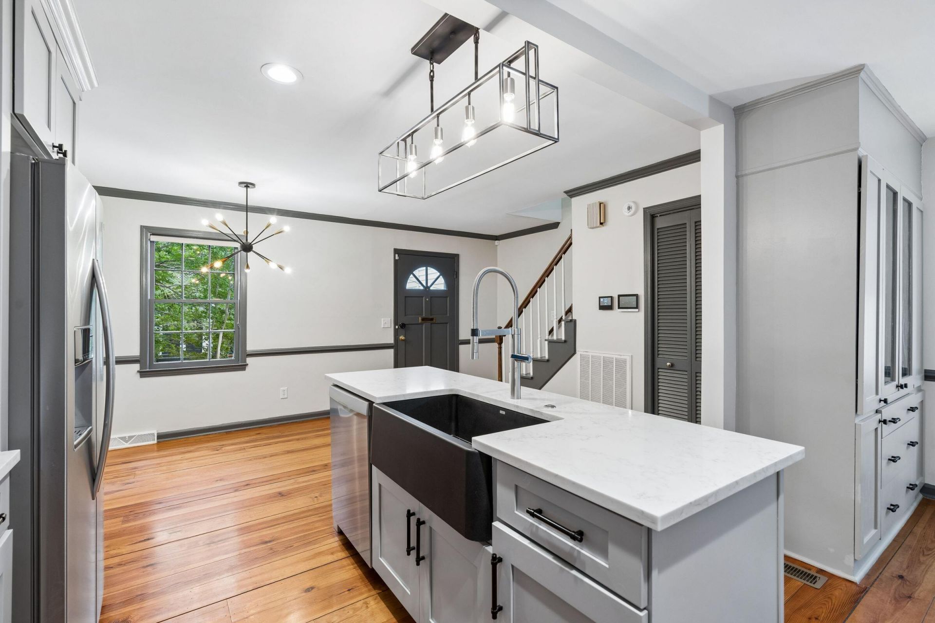102 Beaufain Street Photo 6