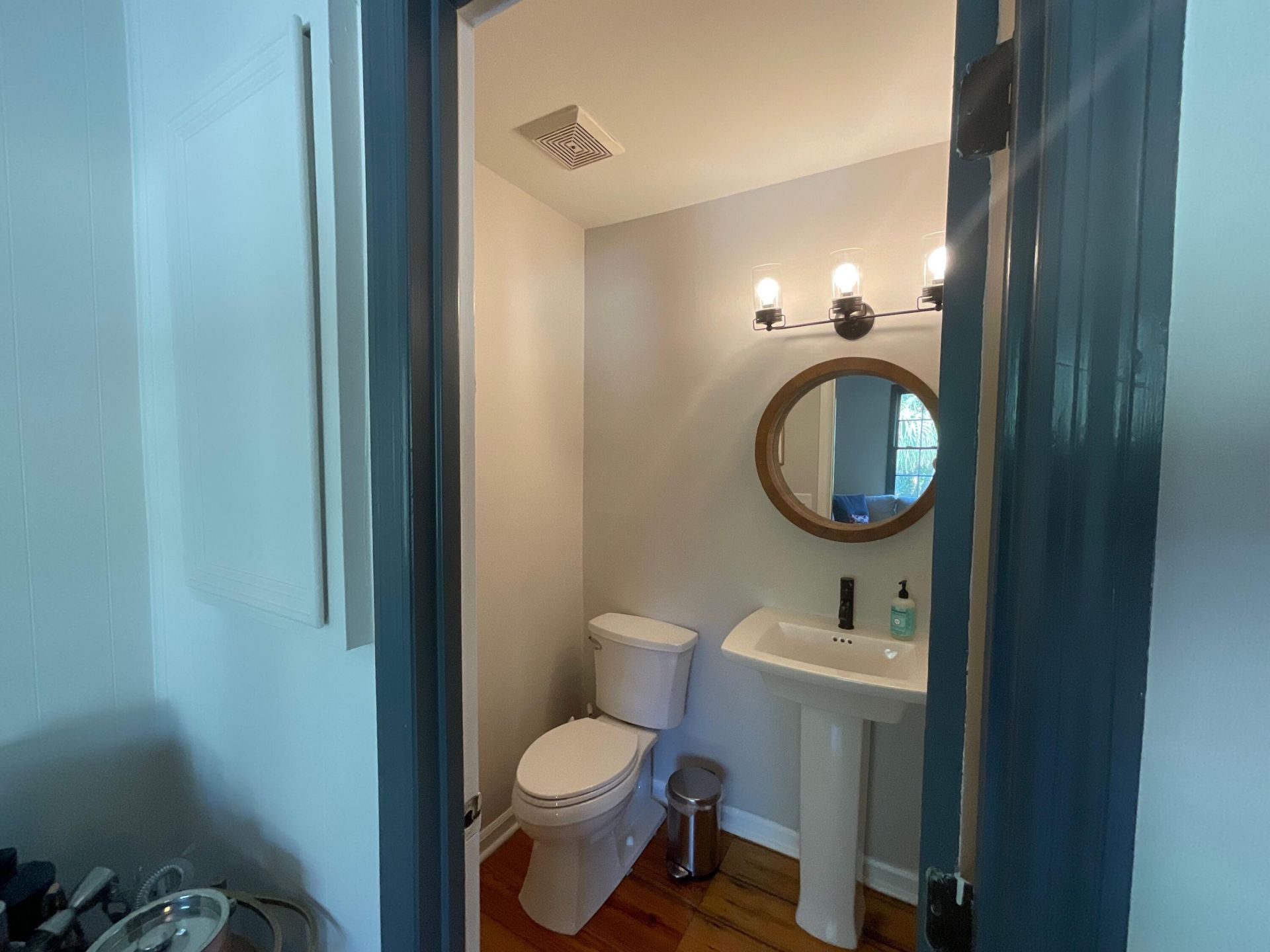 102 Beaufain Street Photo 9