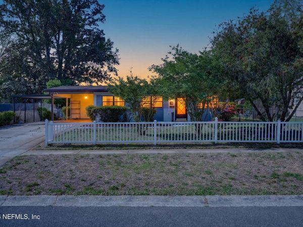 7638 CREST Drive N, Jacksonville, FL 32221