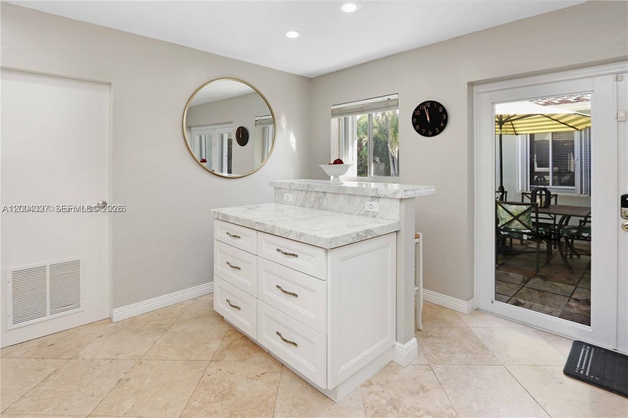 1147 Buchanan St , Hollywood, FL 33019 Photo