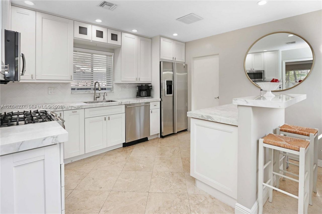 1147 Buchanan St , Hollywood, FL 33019 Photo