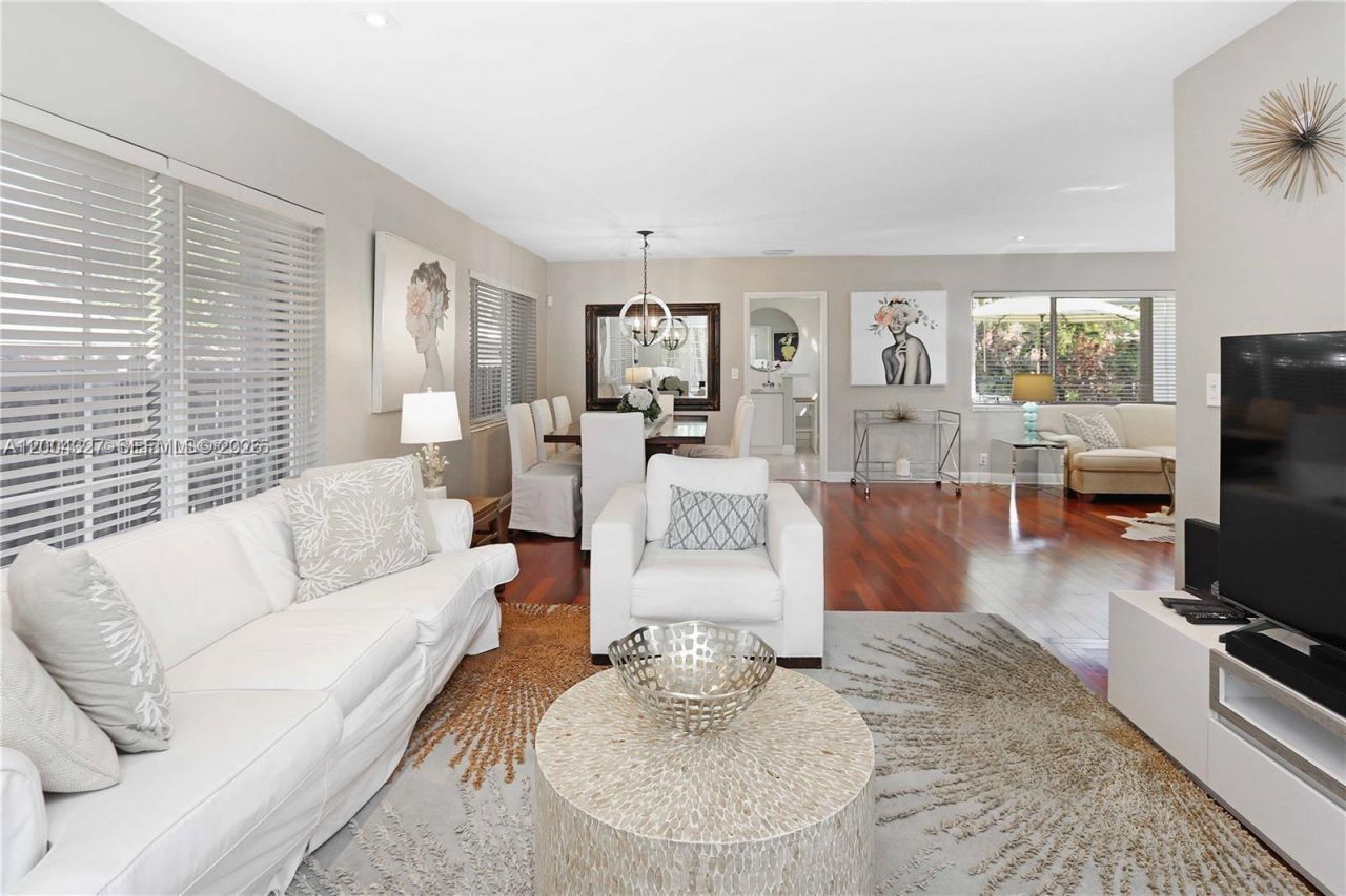 1147 Buchanan St , Hollywood, FL 33019 Photo