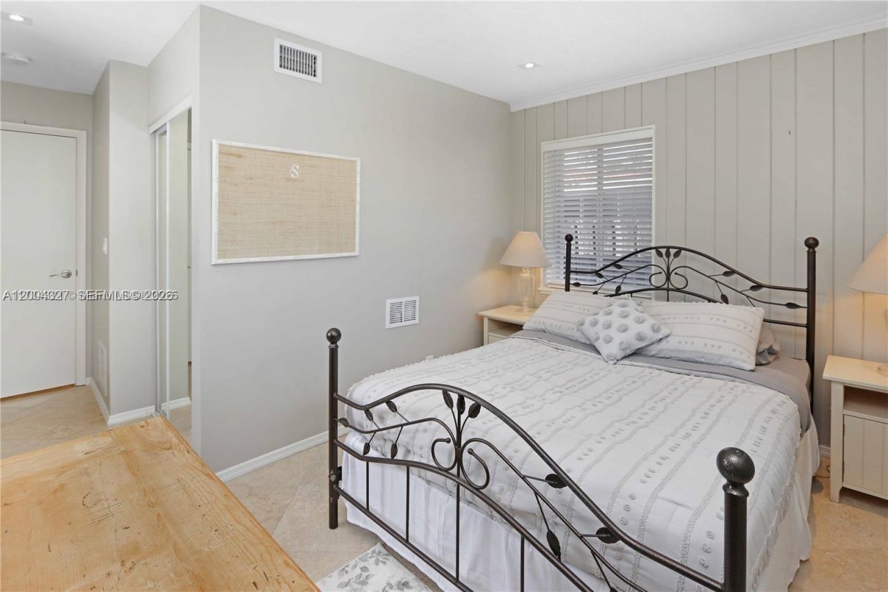 1147 Buchanan St , Hollywood, FL 33019 Photo