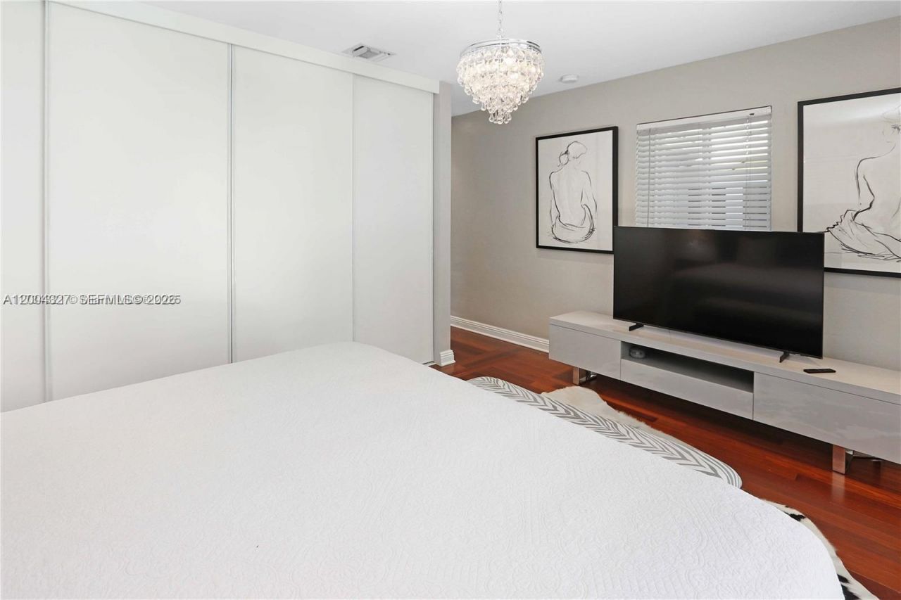 1147 Buchanan St , Hollywood, FL 33019 Photo