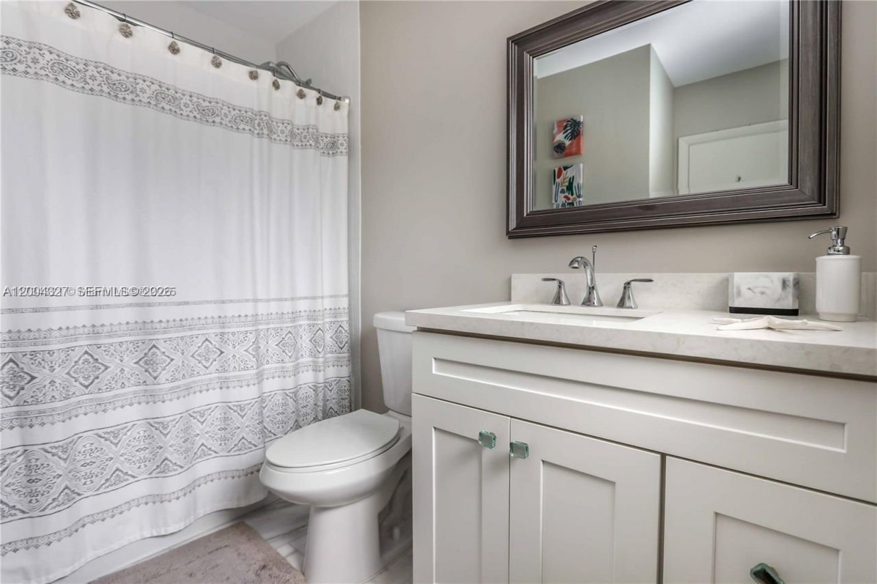 1147 Buchanan St , Hollywood, FL 33019 Photo