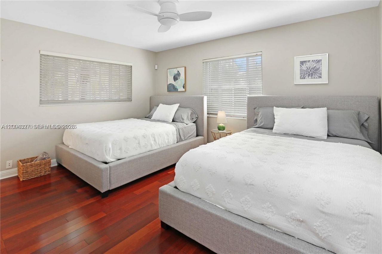 1147 Buchanan St , Hollywood, FL 33019 Photo