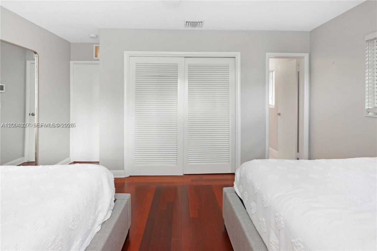 1147 Buchanan St , Hollywood, FL 33019 Photo