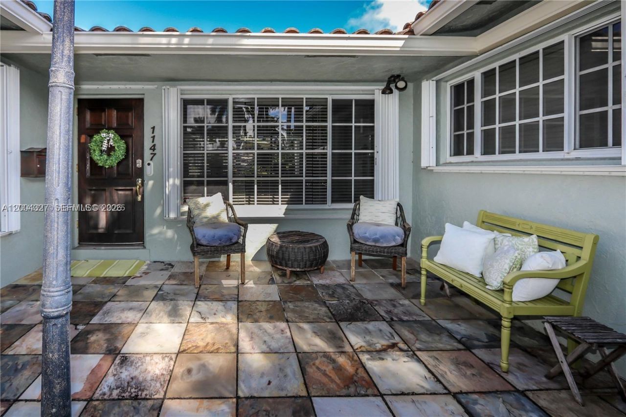 1147 Buchanan St , Hollywood, FL 33019 Photo