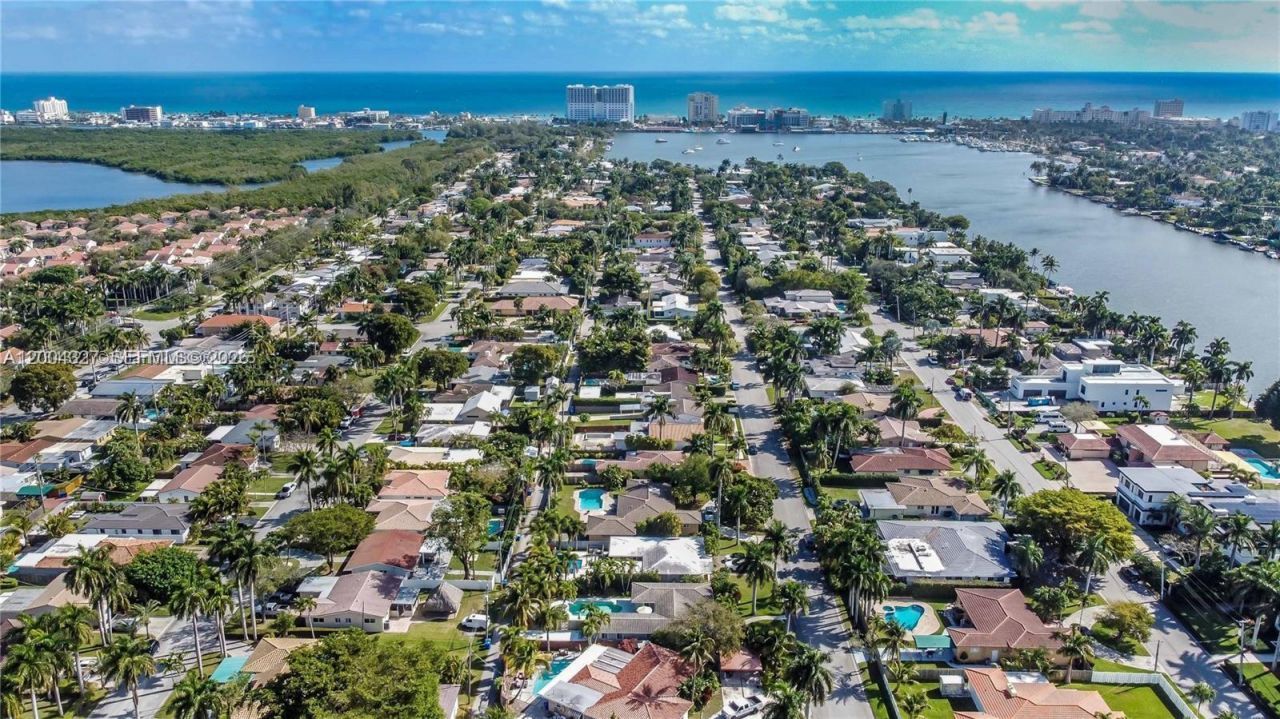 1147 Buchanan St , Hollywood, FL 33019 Photo