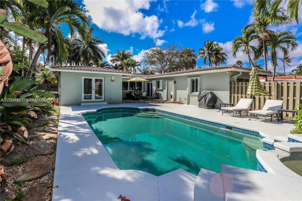 1147 Buchanan St , Hollywood, FL 33019 Photo