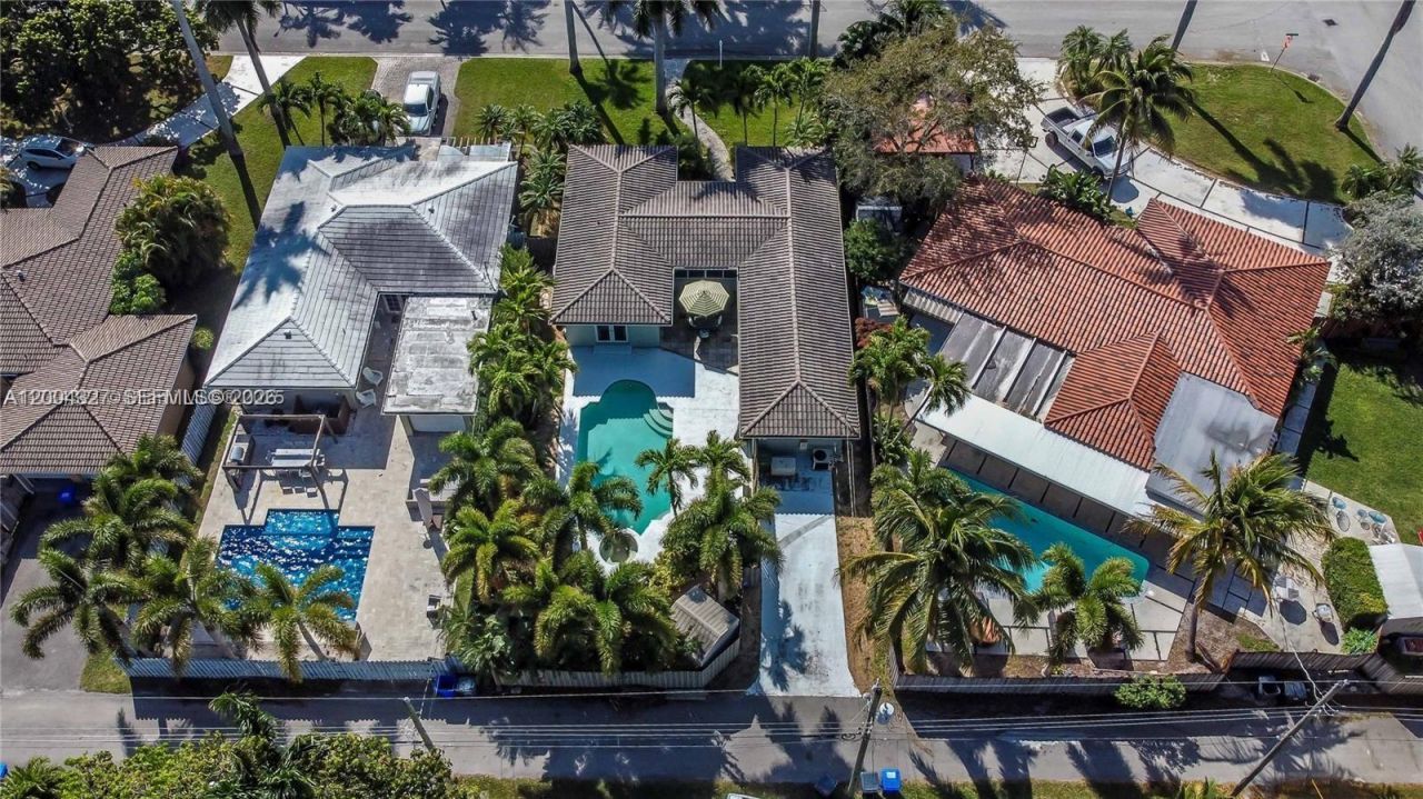 1147 Buchanan St , Hollywood, FL 33019 Photo