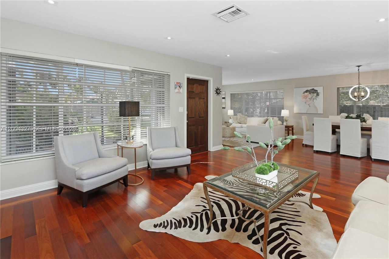1147 Buchanan St , Hollywood, FL 33019 Photo