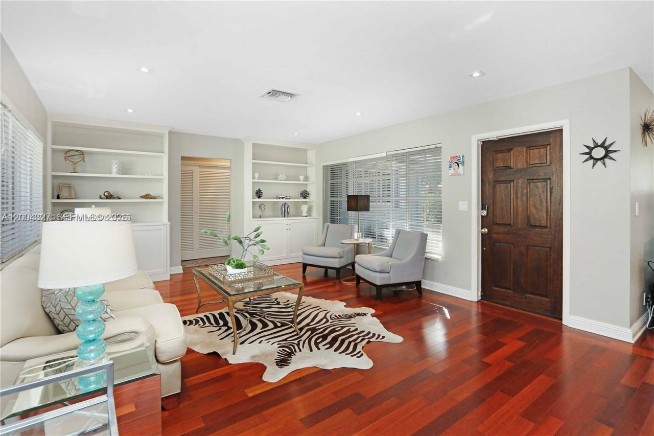 1147 Buchanan St , Hollywood, FL 33019 Photo