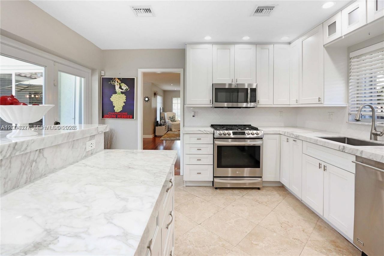 1147 Buchanan St , Hollywood, FL 33019 Photo