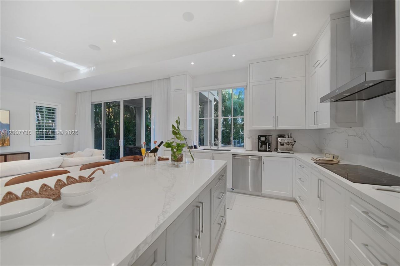 6901 Veronese St, Coral Gables, FL 33146 Photo