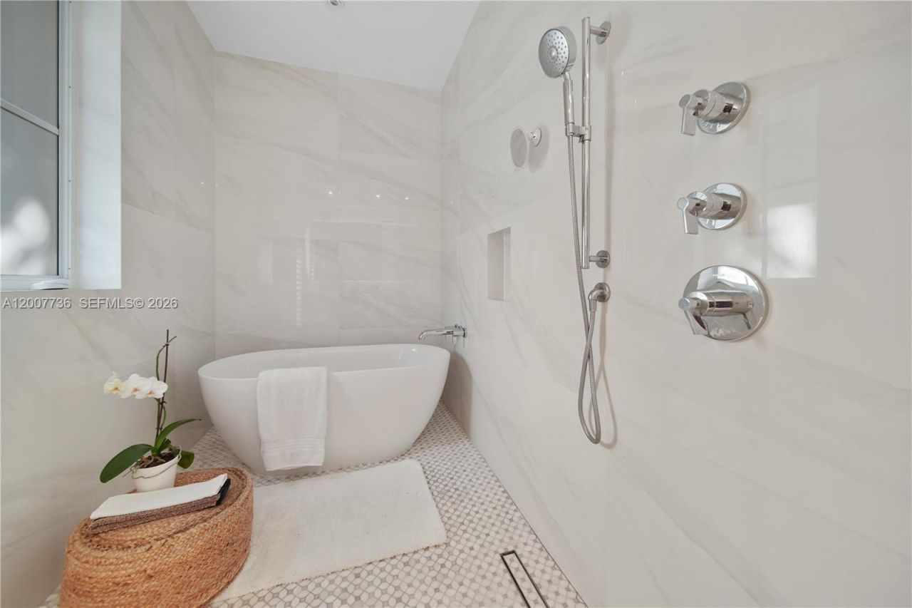 6901 Veronese St, Coral Gables, FL 33146 Photo