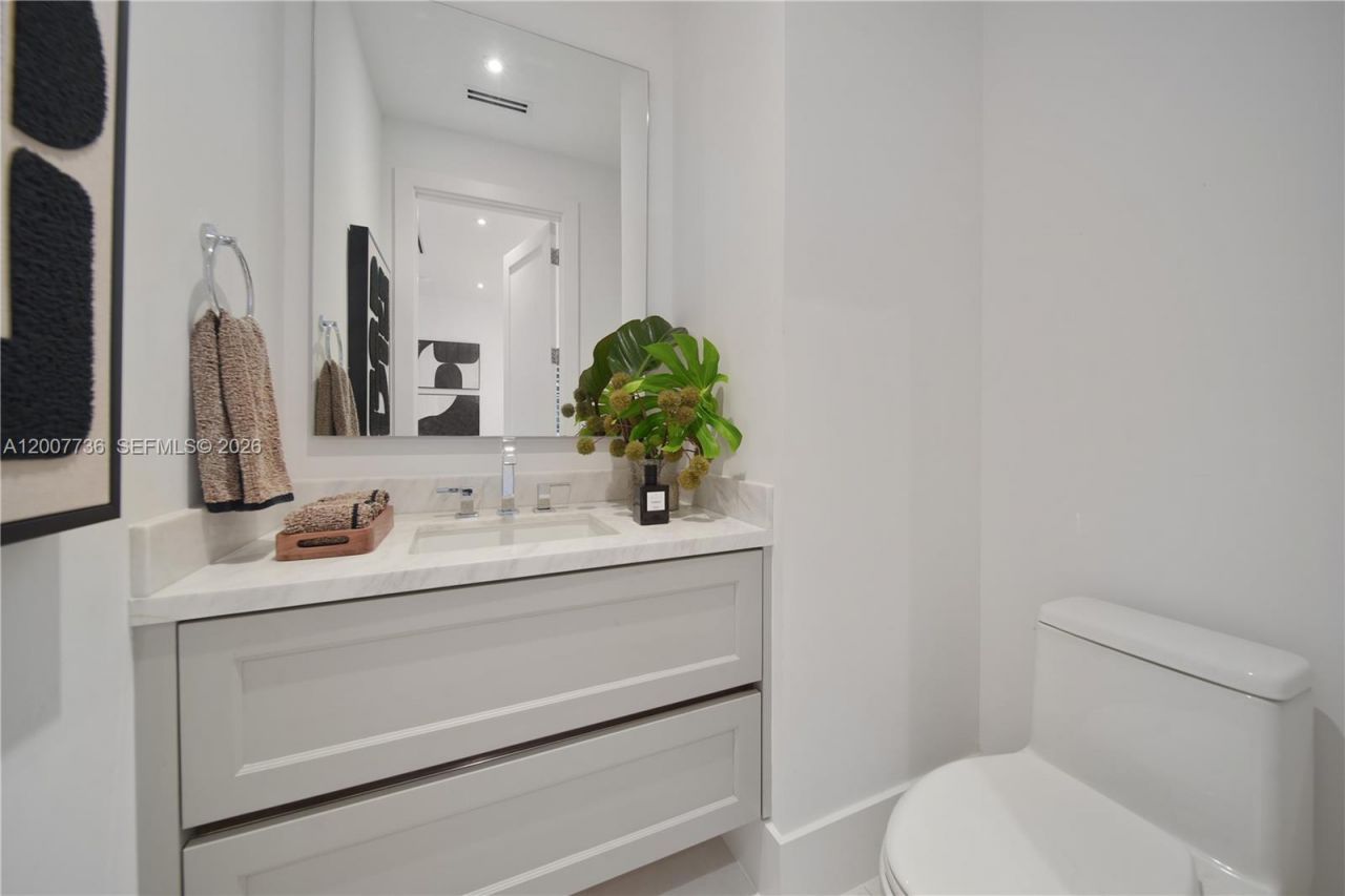 6901 Veronese St, Coral Gables, FL 33146 Photo