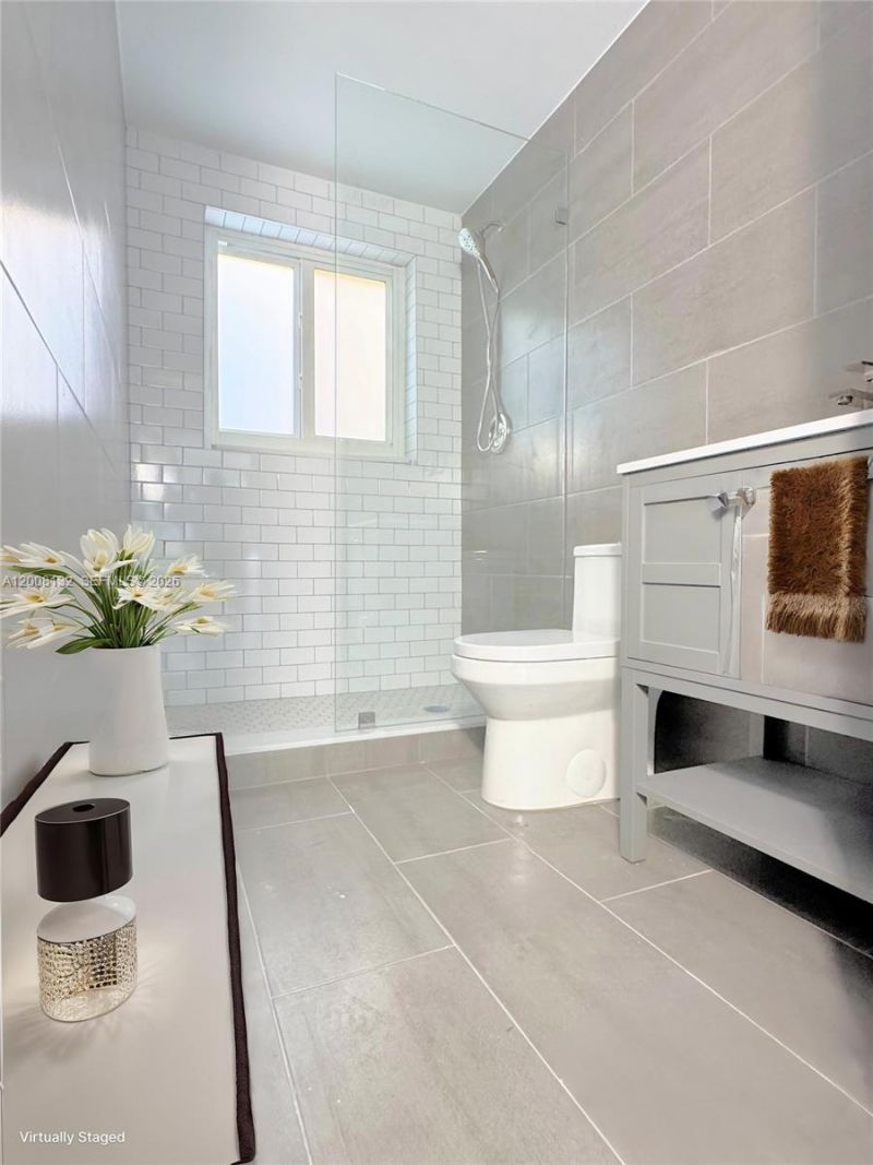7325 Byron Ave , Unit 3, Miami Beach, FL 33141 Photo
