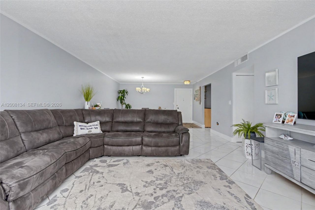 1601 S Ocean Dr , Unit 305, Hollywood, FL 33019 Photo