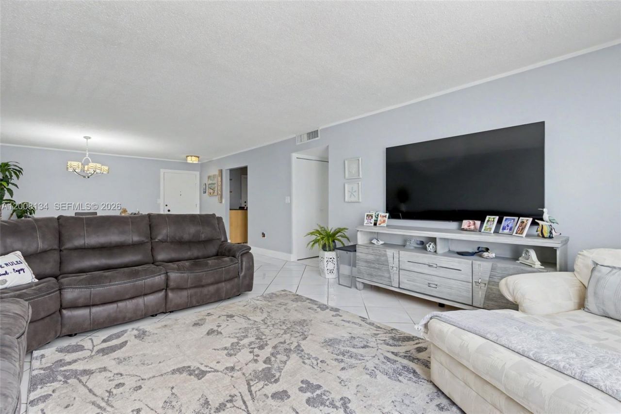 1601 S Ocean Dr , Unit 305, Hollywood, FL 33019 Photo