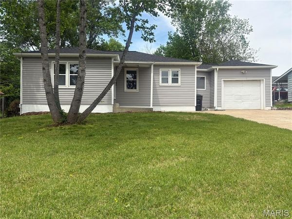 385 Annie Avenue , Troy, MO 63379