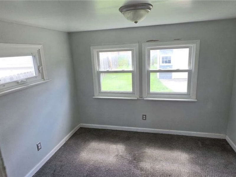 12304 Tonsing Drive, Garfield Heights, OH 44125 Photo 5