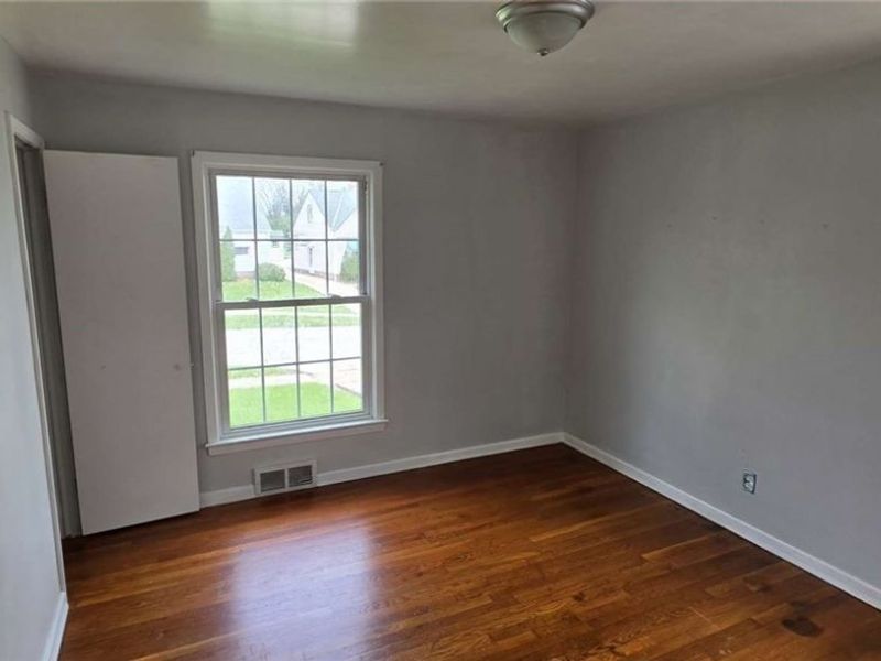 12304 Tonsing Drive, Garfield Heights, OH 44125 Photo 8