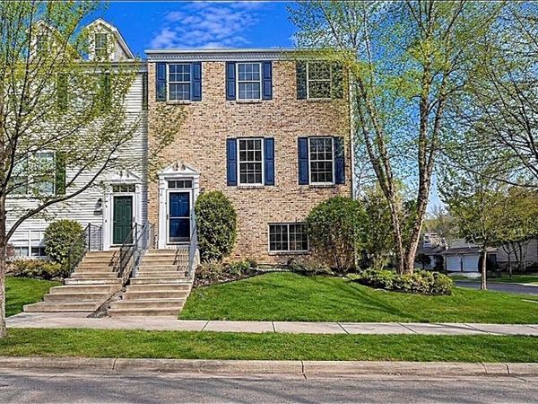 9980 Wildflower Drive, Eden Prairie, MN 55347