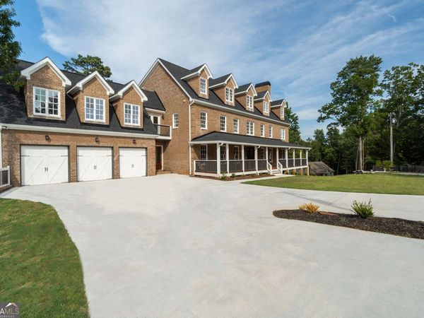 923 Oak Drive, Woodstock, GA 30189