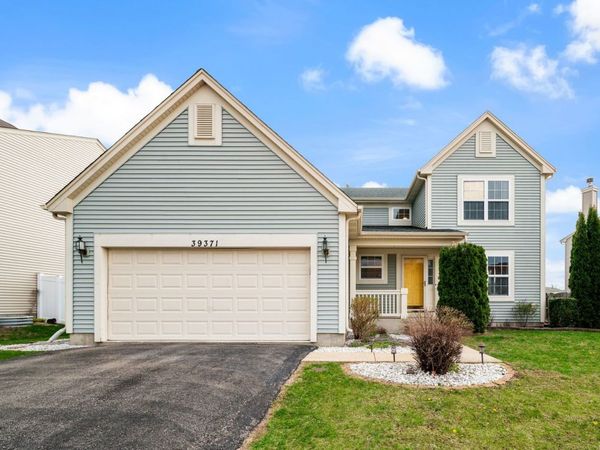 39371 Crofton Lane , Beach Park, IL 60083