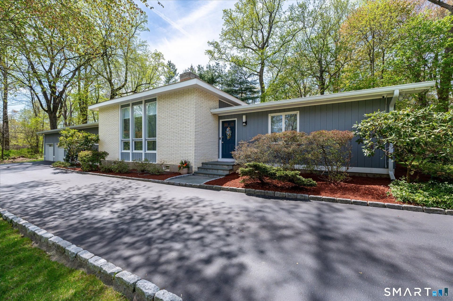 27 Nob Hill, Stamford, CT 06903 Main Photo