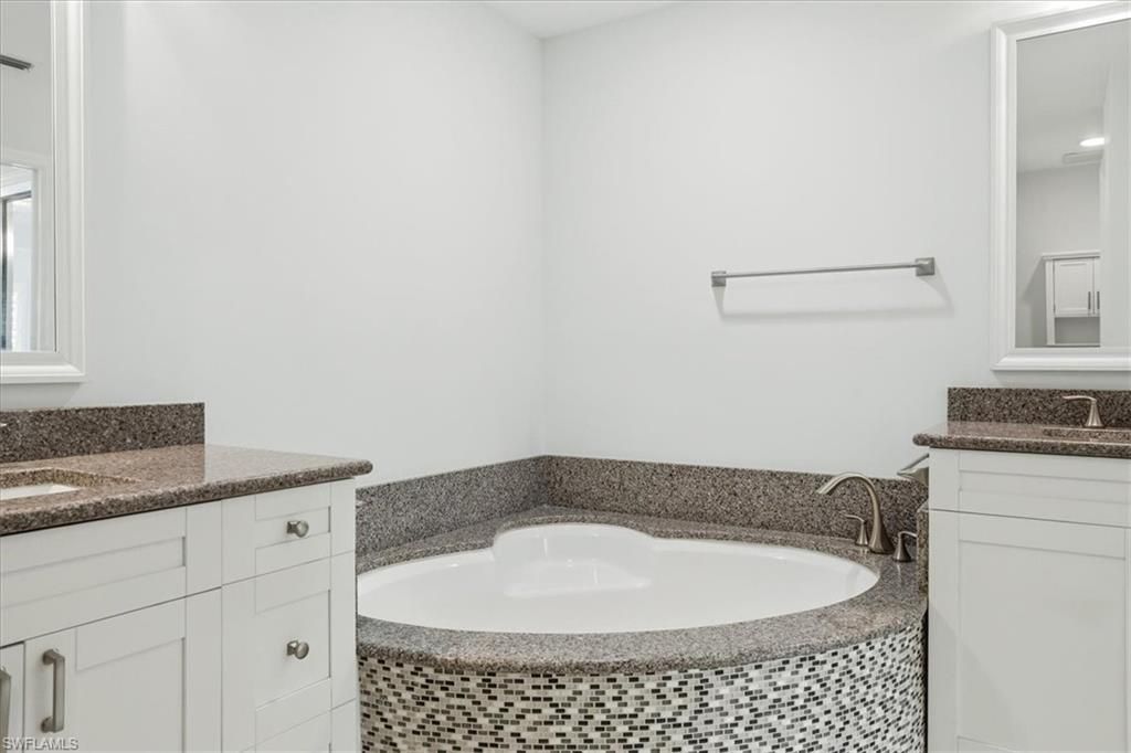 6210 Reserve Cir, Unit 501, Naples, FL 34119 Photo