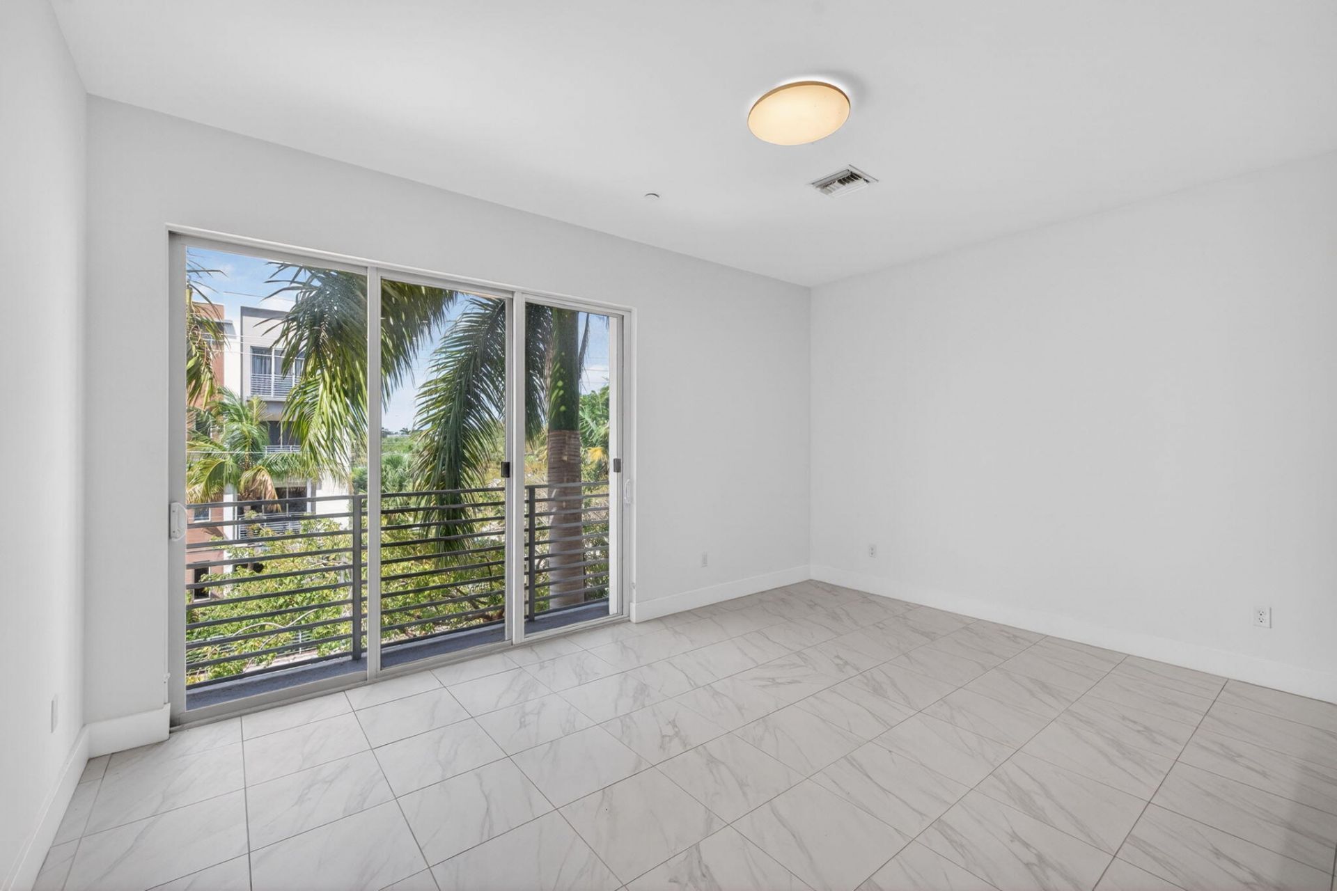 1044 NE 18th Avenue, Unit 203, Fort Lauderdale, FL 33304 Photo