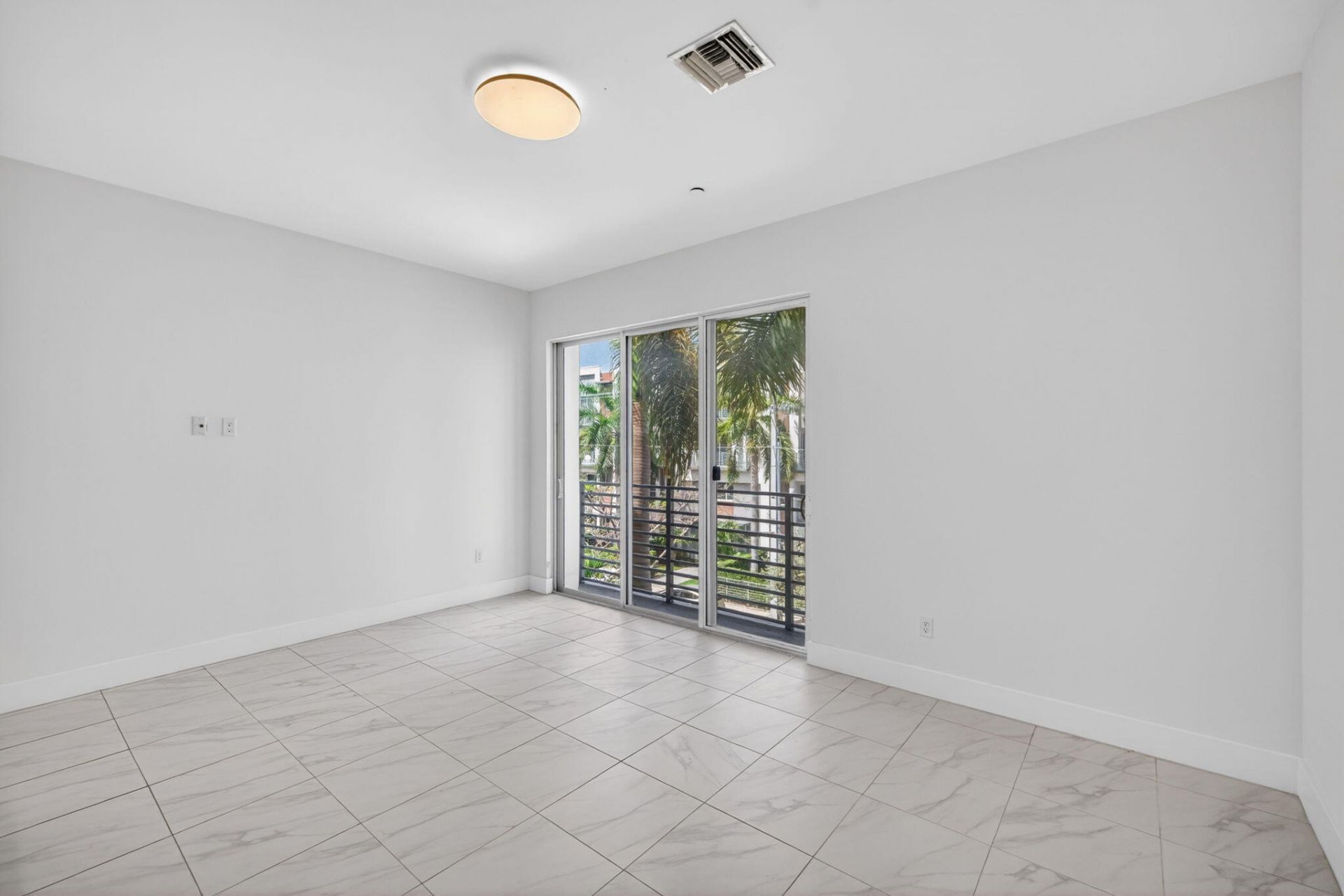 1044 NE 18th Avenue, Unit 203, Fort Lauderdale, FL 33304 Photo